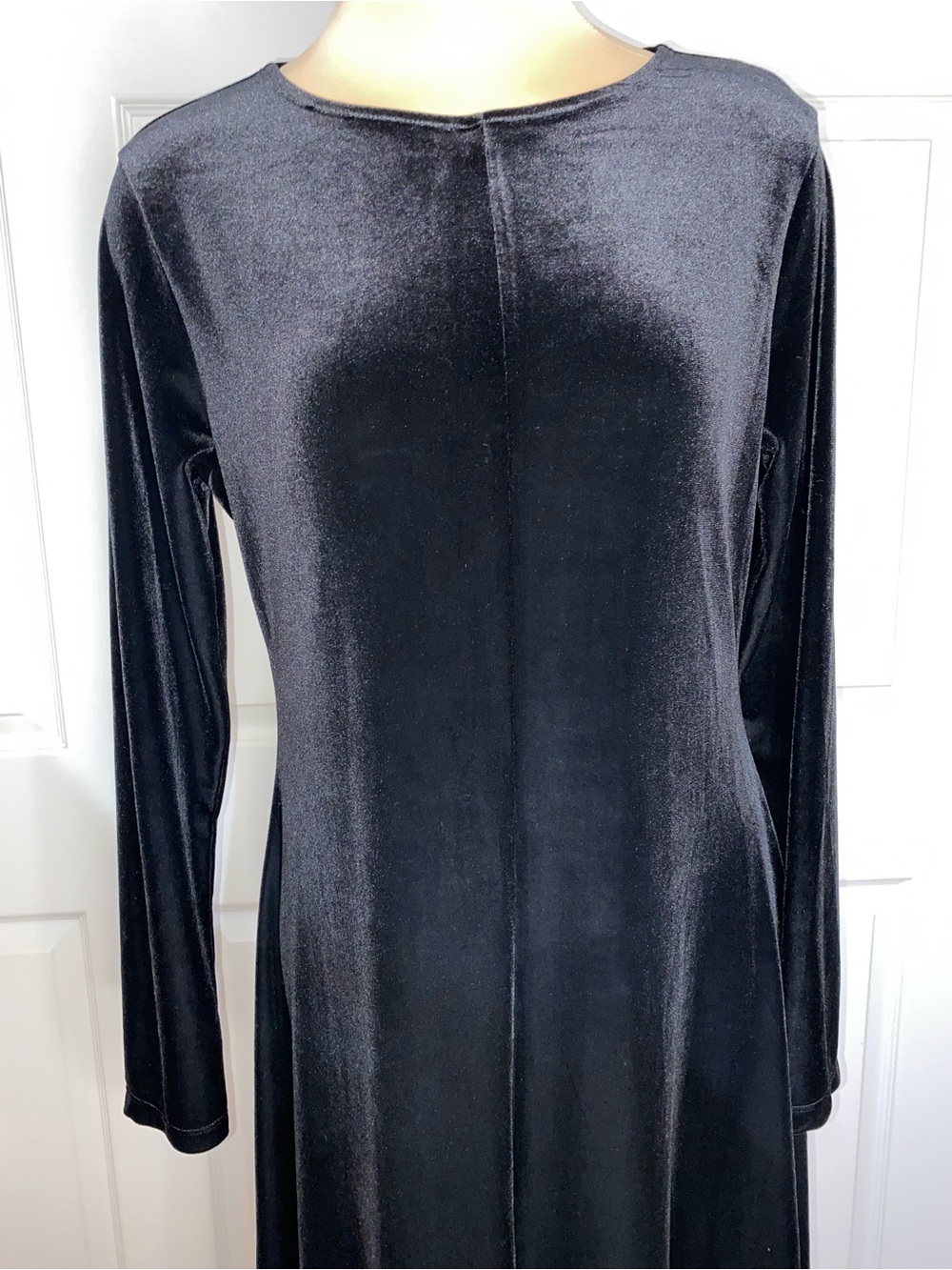 White Stag Black Velvet Long Sleeve Maxi Dress - Picture 4 of 8